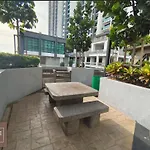 Cosy Sky Tree 5 Min Walk To Aeon Bukit Indah Jb Legoland Exclusive Room Suite By Homespace