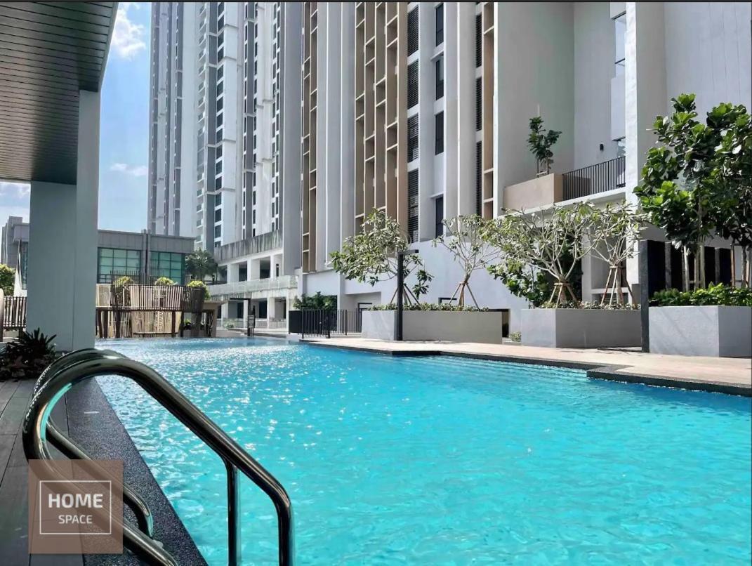 Apartemen Cosy Sky Tree 5 Min Walk To Aeon Bukit Indah Jb Legoland Exclusive By Homespace