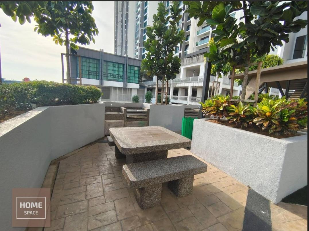 Cosy Sky Tree 5 Min Walk To Aeon Bukit Indah Jb Legoland Exclusive By Homespace Apartemen Johor Bahru